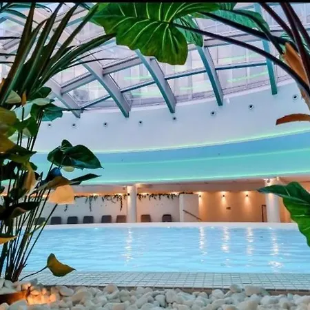 Hanza Tower Sky 23 Pool & Jacuzzi Appartement *